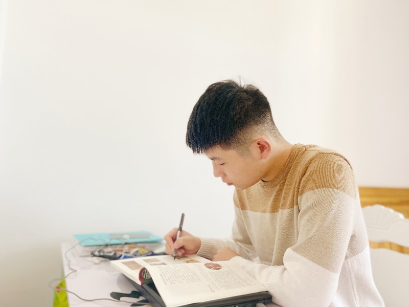 王伟.jpg